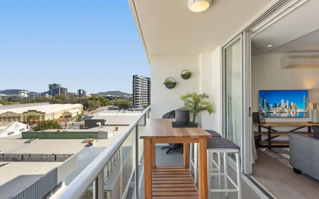Chic 2-bed Apartment & 5 Minutes Walk to Qpac
