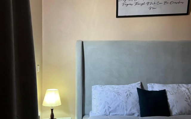 Cozy room with WIFI,parking space close to everything