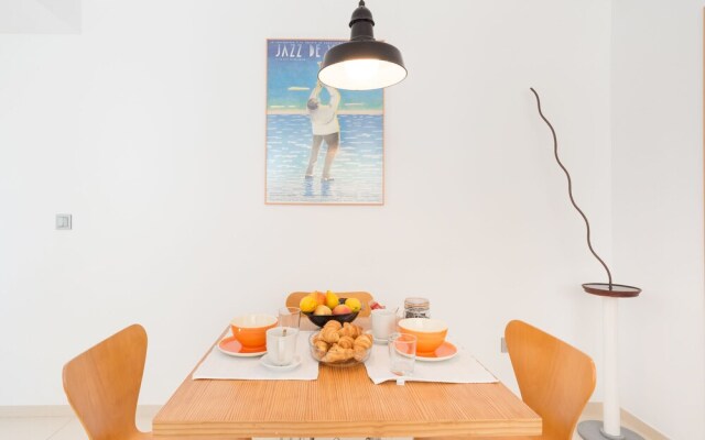 Pedregalejo: Cozy Apartment Front Of The Beach