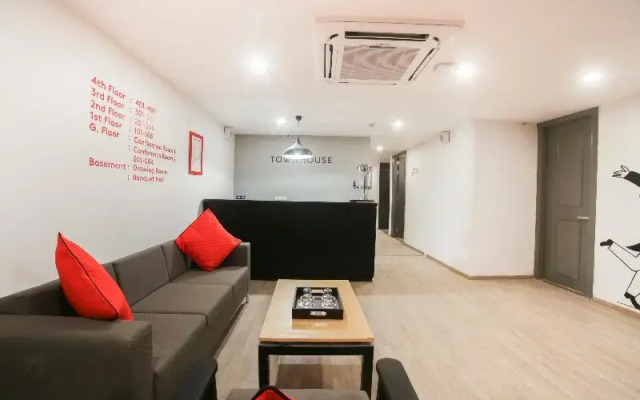 OYO 78628 Townhouse 136 Sector 46 Vikas Marg