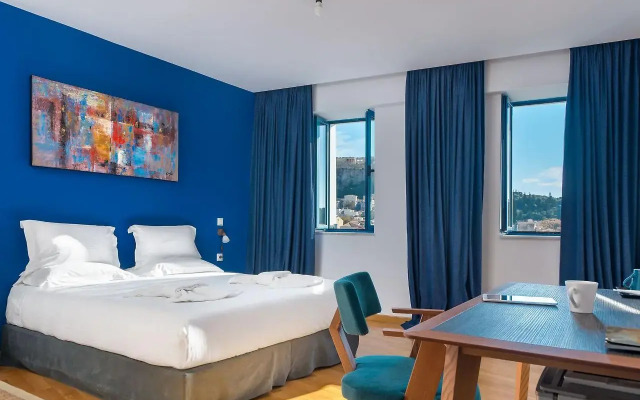 Lotus Center Apartments
