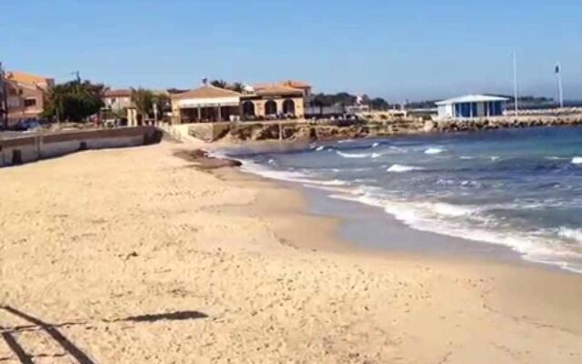 Appartement Le Brusc, 2 pièces, 4 personnes - FR-1-316-258