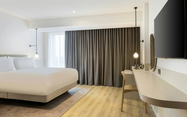 Leonardo Hotel Manchester Piccadilly - Image 3
