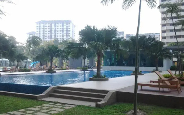 Greenlane Luxury Condominium