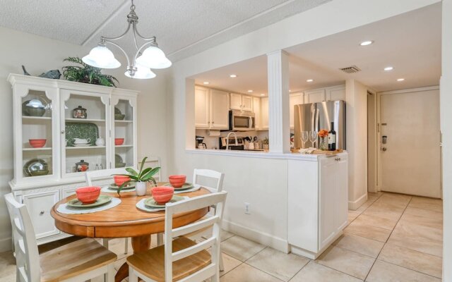 Ocean and Racquet 8110