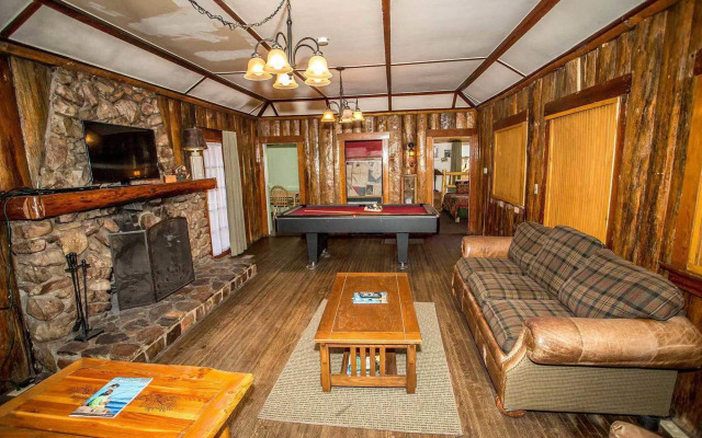 Shore Acres Lodge