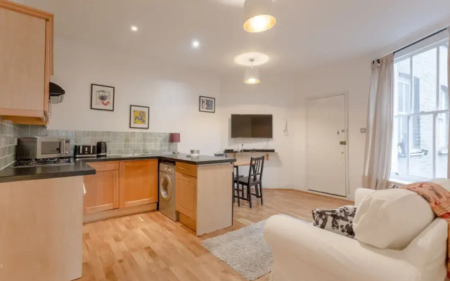 Charming 2 Bedroom Property in Clapham