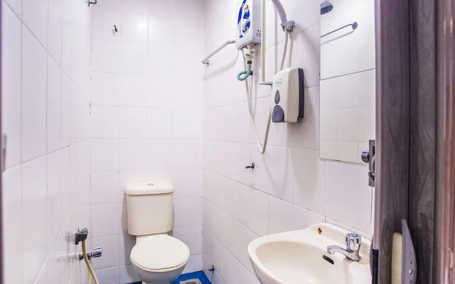 Super OYO 44097 Avatarr Hotel