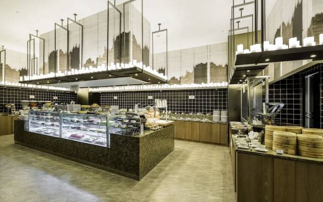 Everrich Golden Lake Hotel