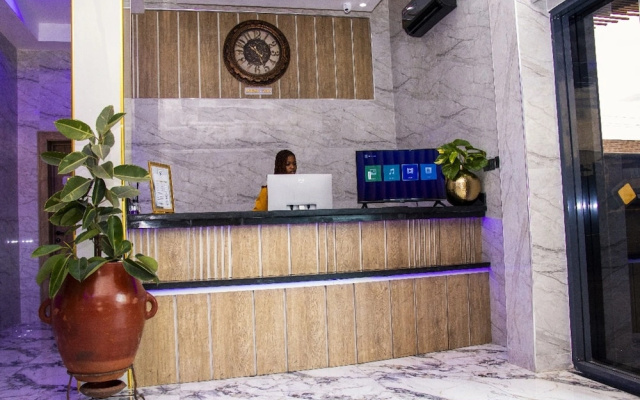 American Court Hotels