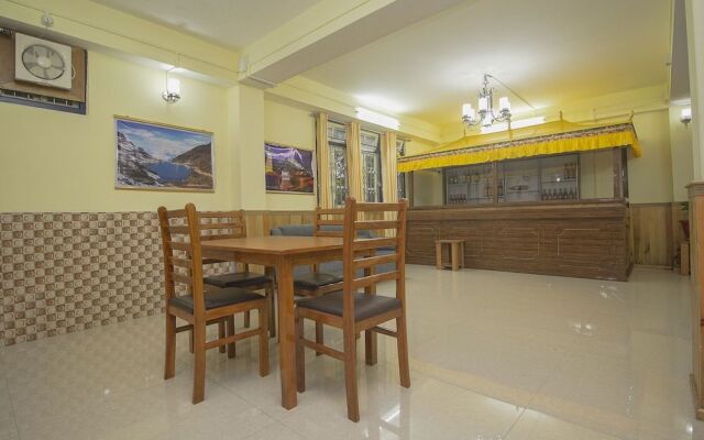 Oyo 24942 Hotel Lhasa