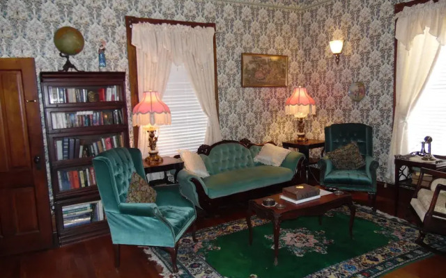 The Queen Anne House Bed and Breakfast
