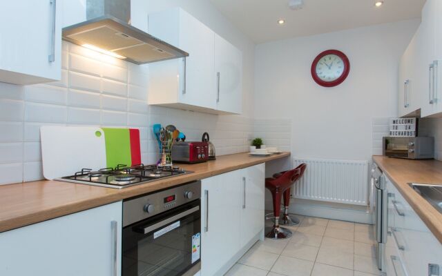 Town House @ Minshull New Road