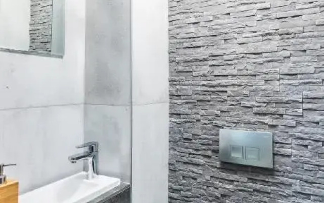 Center of the Center, The Grand Deluxe