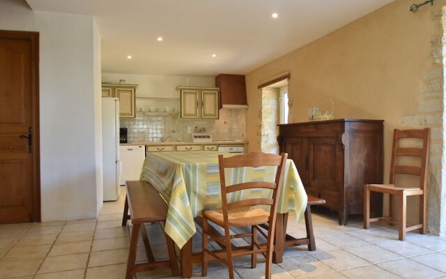 Modern Holiday Home in Florimont-Gaumier with Private Pool