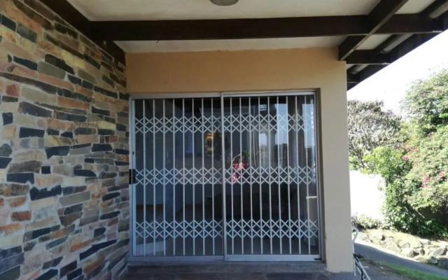 The Crescent Guesthouse on Waterfall