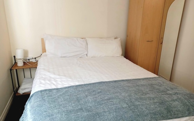 Immaculate 2-bed Apartment in Smethwick