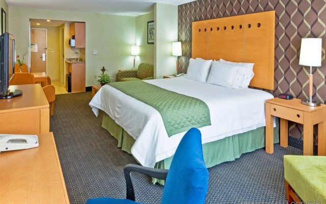 Holiday Inn Express & Suites Monterrey Aeropuerto by IHG