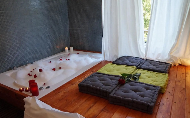 Jacuzzi Rooms