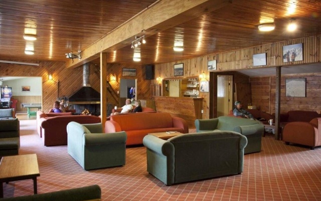 Pipers Lodge – Lobby – Waimarino