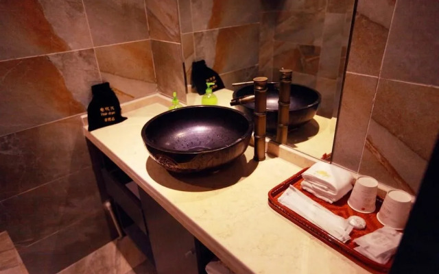 阳光纳里客栈(开封清明上河园店)