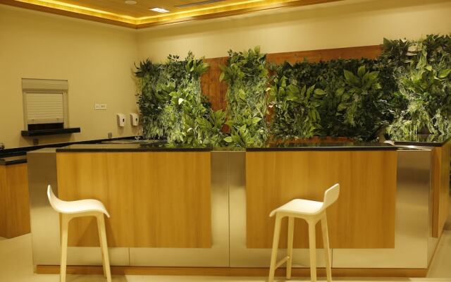 El Ein Bay Movenpick Hotel