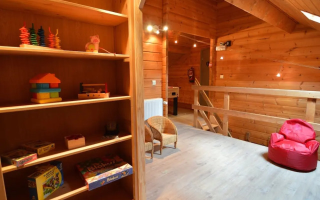 Charming Chalet in Waimes With Sauna and Jacuzzi
