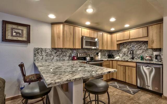Newly Remodeled 1 Bed and Loft at Lakeland Village