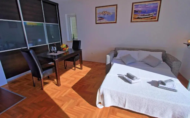 Studio Apartman LUKA