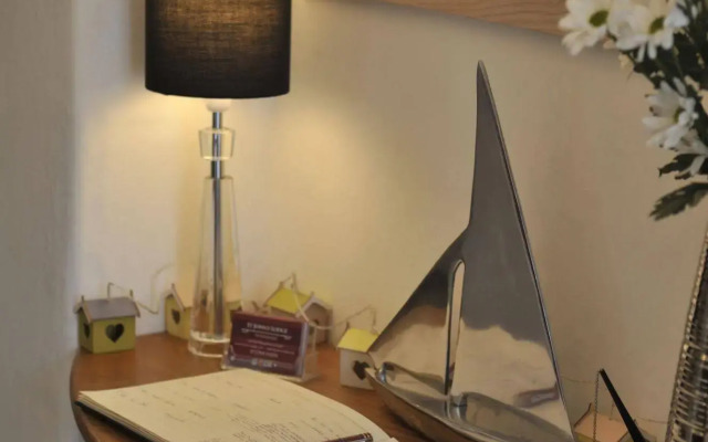 St John's Lodge (incl off-site health club)