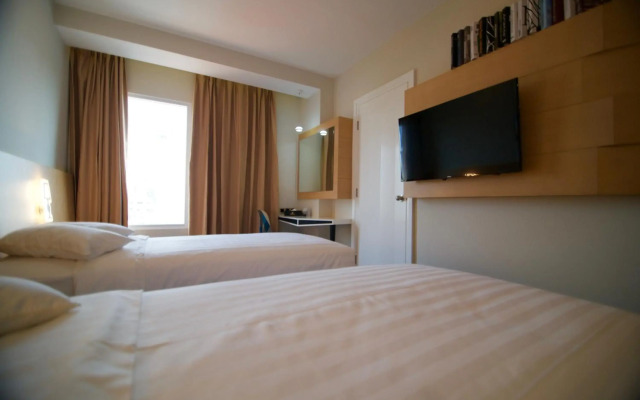 Verse Luxe Hotel Wahid Hasyim