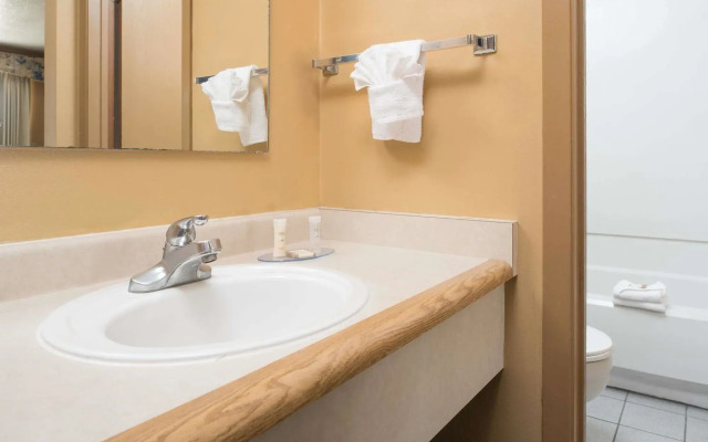 Howard Johnson Boise Airport