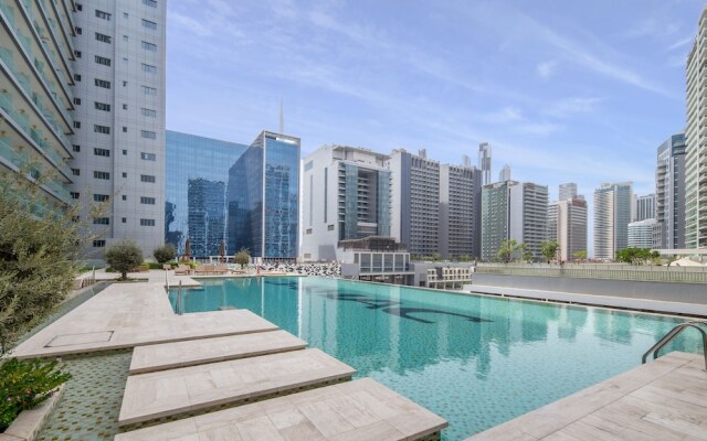 Manzil - Designer 1 BR Apt near Burj & Dubai Mall