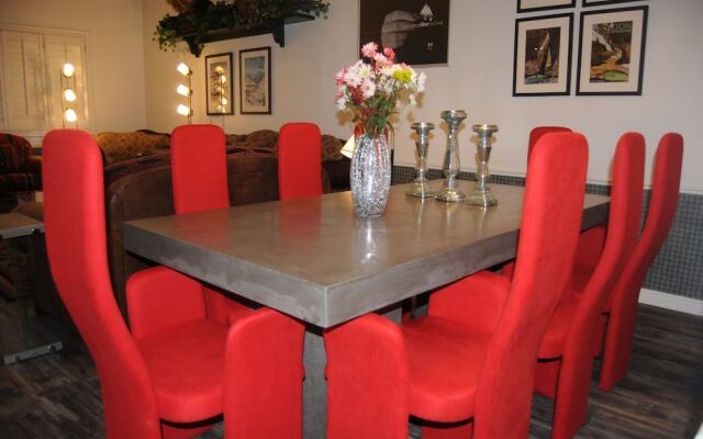 Park City Condo with 6 beds, 3 bedroom, 3 bath, 4 min to ski, 2 min to Sundance HQ