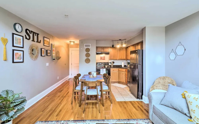 St Louis Apartment: Walk to Eating & Entertainment