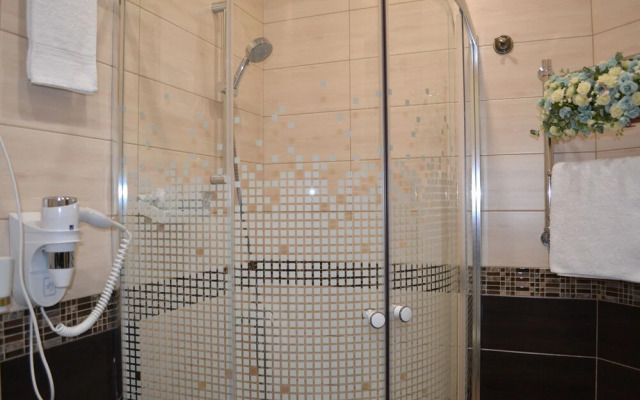 Townhouse Park & House