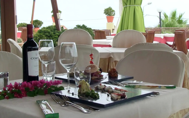 Hotel Tritone