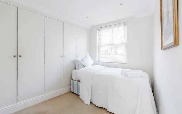 Beautiful House in Heart of Kensington
