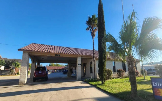 Pleasanton Executive Inn By OYO