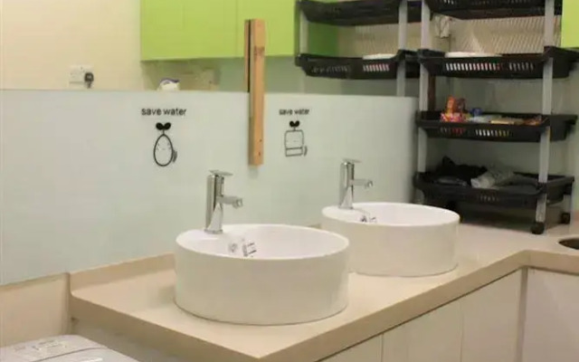 U8 Hostel