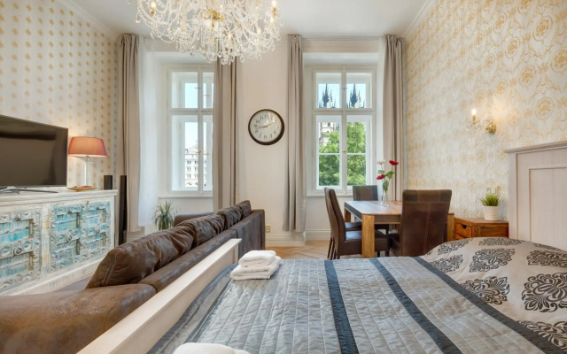 Mikulášská 6 - Old Town Square View Apartments