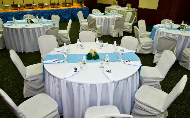 Days Hotel by Wyndham Batangas