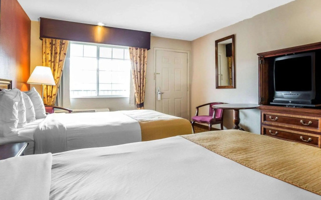 Quality Inn & Suites Minden