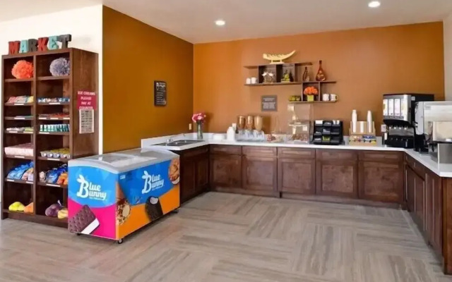 Scottish Inn & Suites