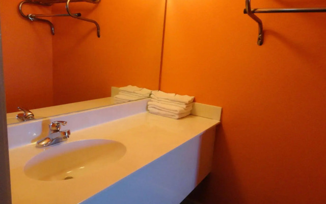 Royal Inn and Suites