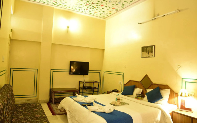 Hotel Bani Park Palace