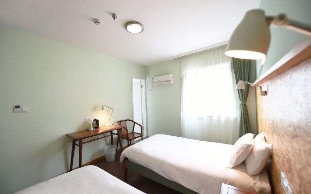 Shanghai Nanjing Road Youth Hostel