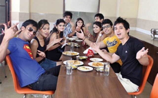 Kings Crown Resort - Mandarmani