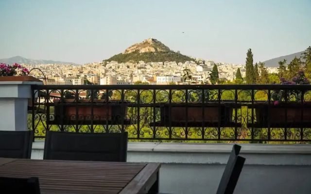 Unique Sunlit House Overlooking the Acropolis
