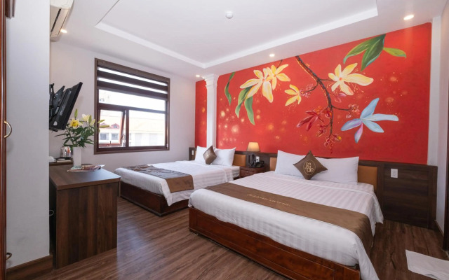 Jade Hotel